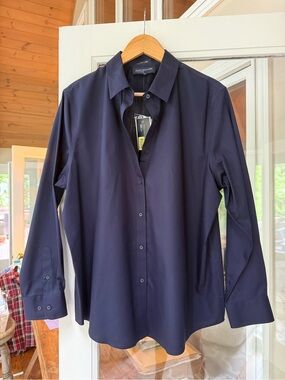 NWT “EASY CARE” Jones New York women’s XL  Navy Button-Down  Shirt. Smoke Free!
